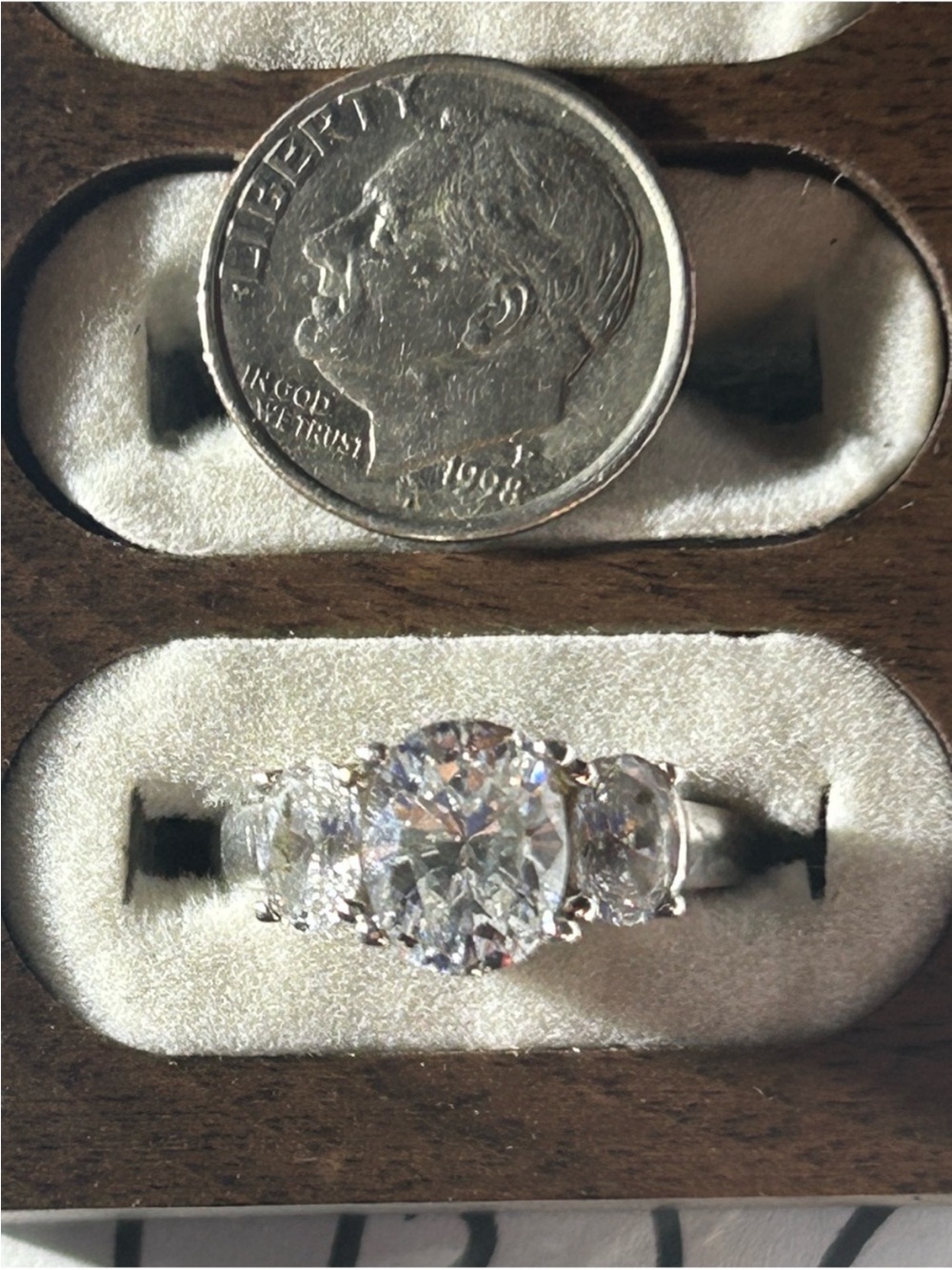 Stunning 2.5 Carat Oval Three Stone Diamond Ring | Sterling Silver 925 - Picture 2 of 5